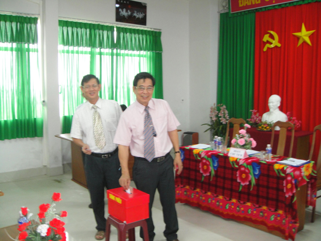 Tiến hành bầu cử BCH mới nhiệm kỳ :2010-2013